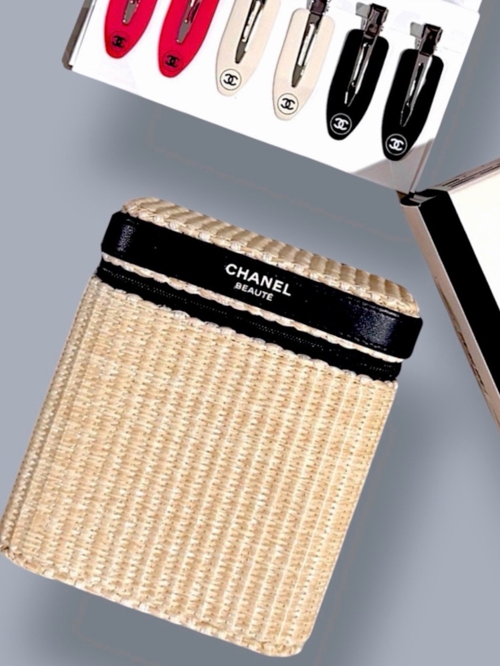 CHANEL BEAUTÉ GWP - Woven pouch and hair clips only